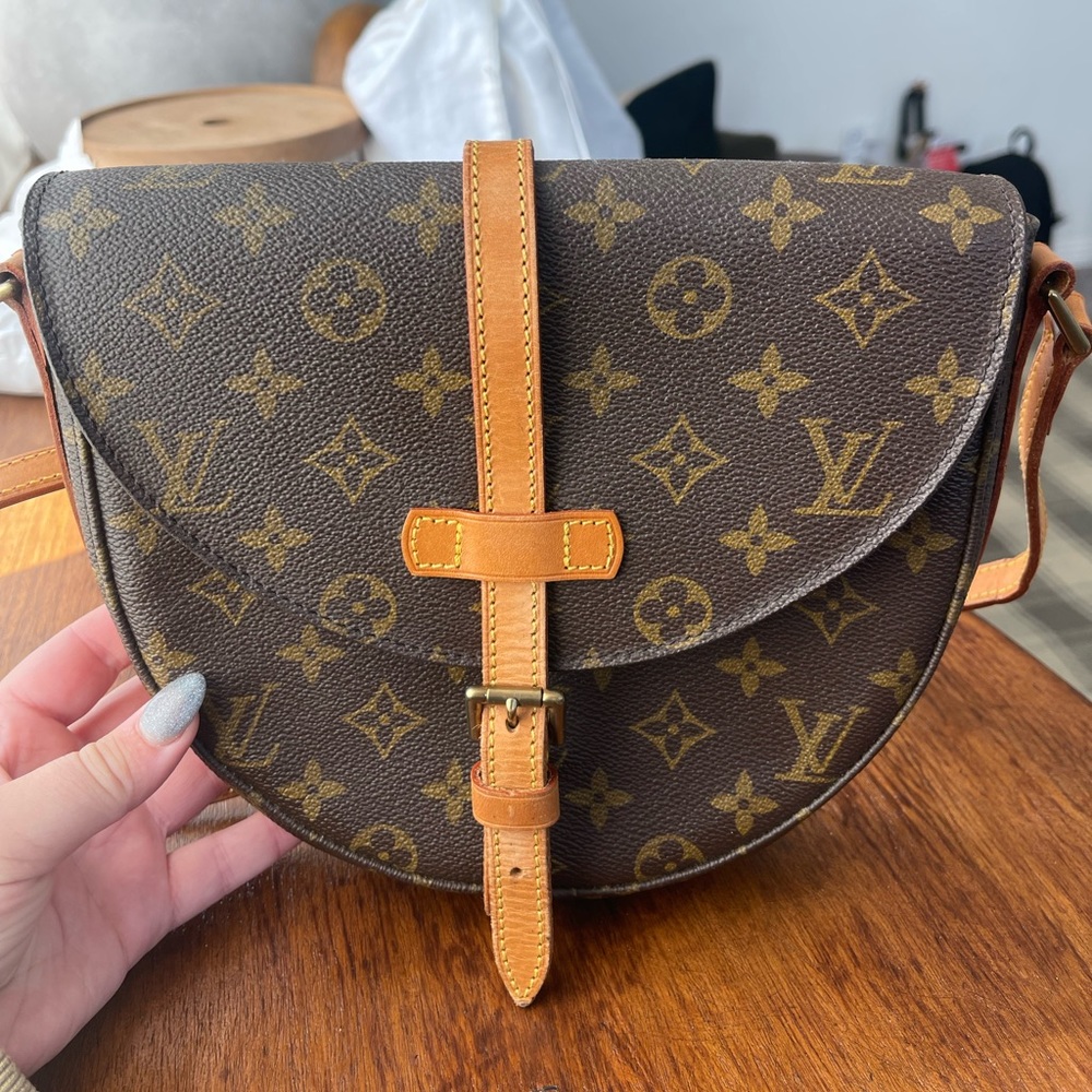 LOUIS VUITTON- Chantilly Monogram Handbag